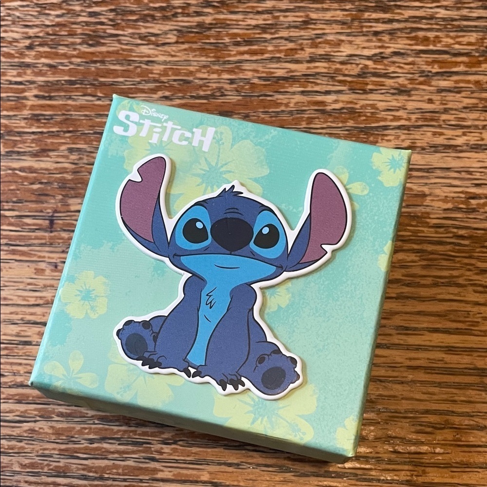 Disney Stitch Earrings with Red and Blue Details - Picture 3 of 4
